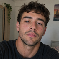 Adrián León R.